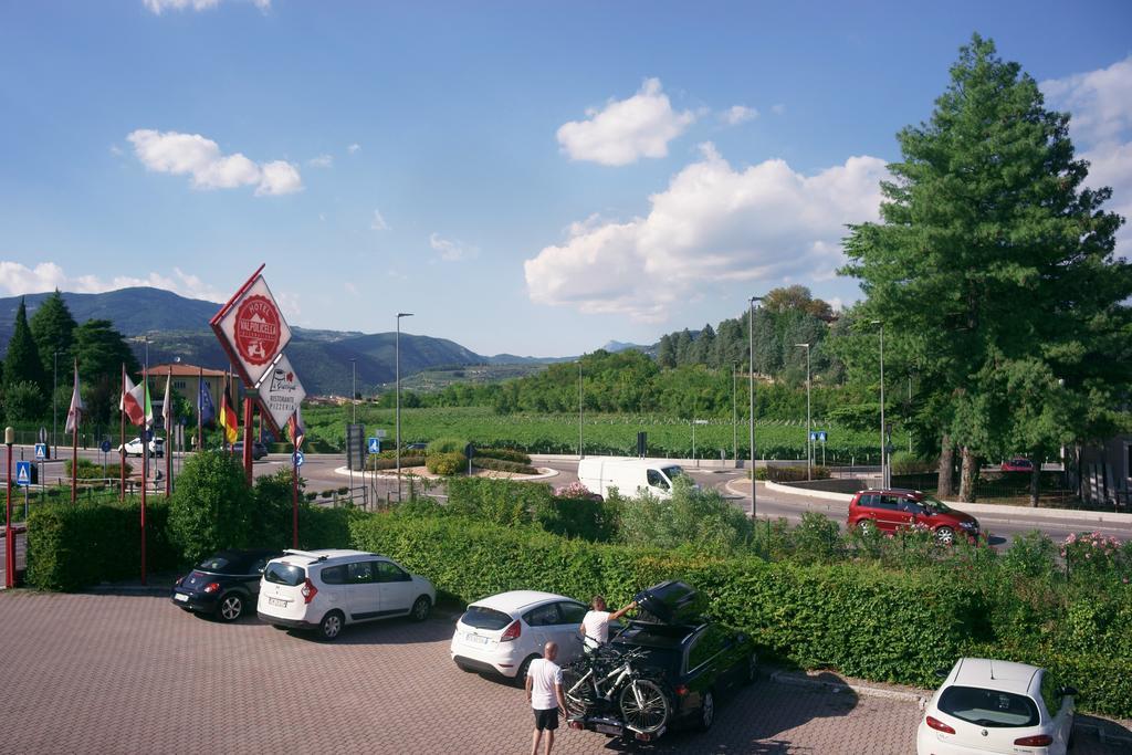 Hotel Valpolicella International San Pietro in Cariano Bagian luar foto
